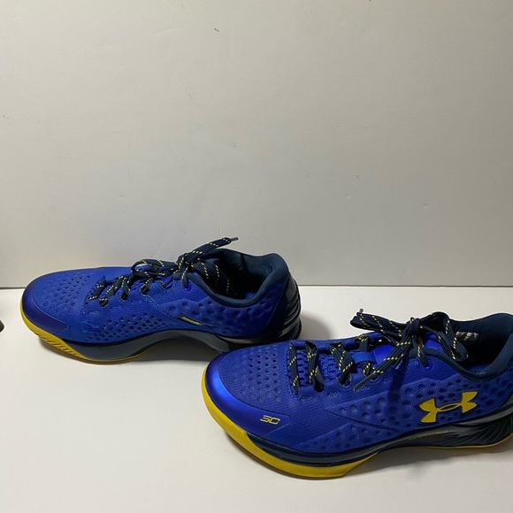Under Armour Stephen Curry One Low Top Sneakers - Picture 6 of 6